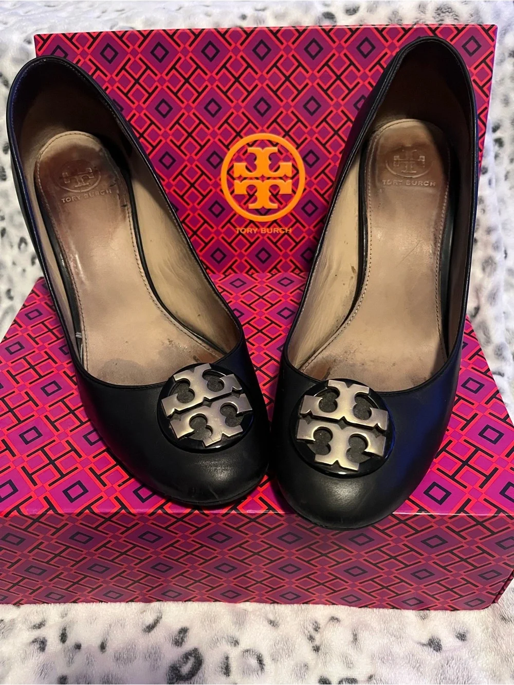 Tory Burch Black Logo Pump/Calf Leather